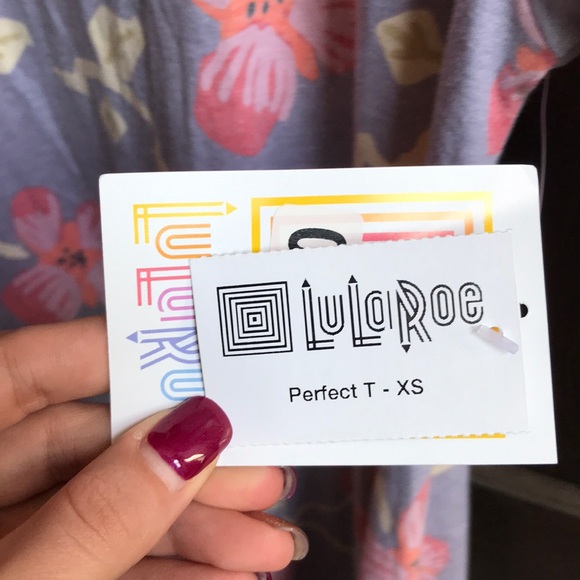 LuLaRoe Xs Perfect T - Picture 2 of 3